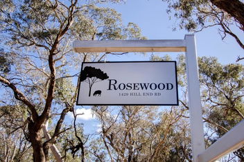 Rosewood Cottage with eAccommodation