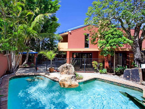 Ross Cres Spacious Private Beach House - eAccommodation 0