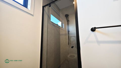 Royalty Living Unit 3 - eAccommodation 1