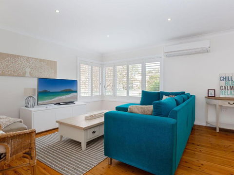 Rubys Retreat, 44 Achilles Street - Pet Friendly, Aircon, Wifi & Boat Parking - eAccommodation 2