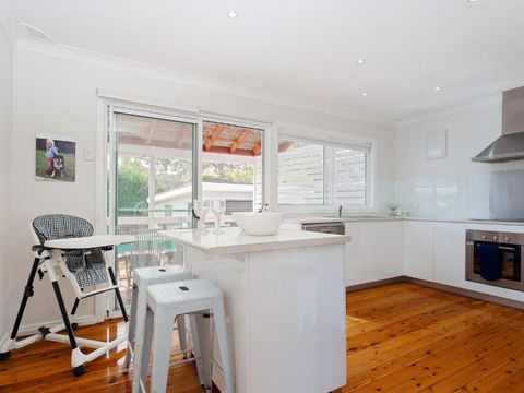 Rubys Retreat, 44 Achilles Street - Pet Friendly, Aircon, Wifi & Boat Parking - eAccommodation 3