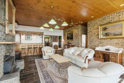 Rustic Cottage - eAccommodation 1