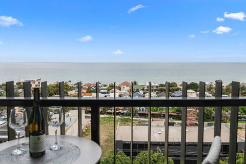 Sails By The Bay - Ocean Views - Wi-Fi - Netflix - eAccommodation 0