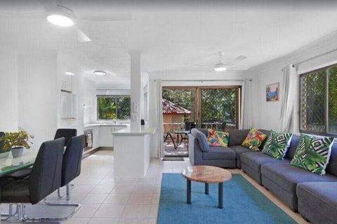 Salerno - Hosted By Burleigh Letting - eAccommodation 0
