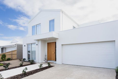 Saltwater Lux, 4 Bdrm, 3 Bath, Golf, Weddings, Beaches, Adventure Park - eAccommodation 0