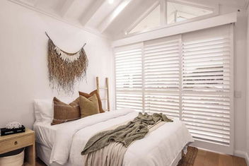 SALTY PALMS On HENLEY -THREE with eAccommodation