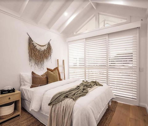 SALTY PALMS On HENLEY -THREE - eAccommodation 0
