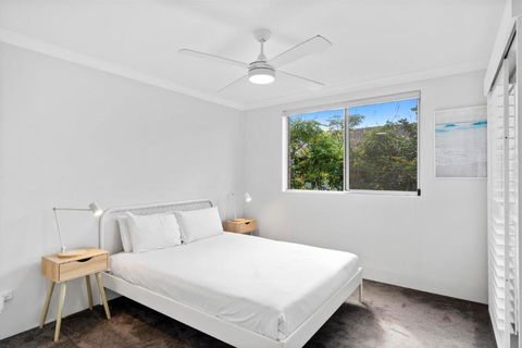 Salty Sea Breeze Apartment 500m To Waters Edge - eAccommodation 2