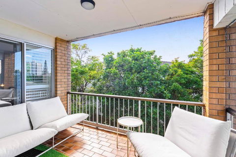 Salty Sea Breeze Apartment 500m To Waters Edge - eAccommodation 3