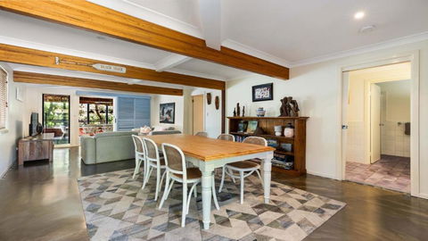 Salty Seaside - eAccommodation 1