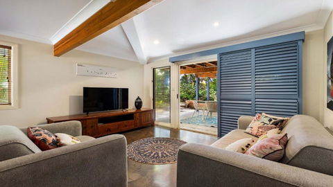 Salty Seaside - eAccommodation 2