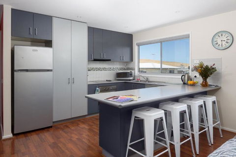 San Remo Views - eAccommodation 1