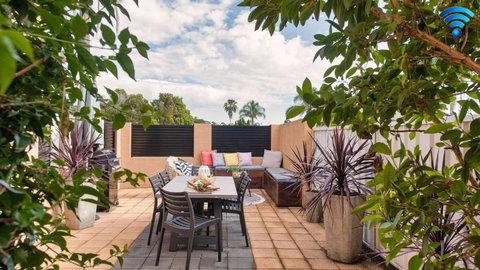 Sandcastle Shores - eAccommodation 0