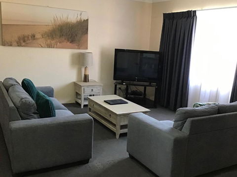 Sandcastles Holiday Apartments - eAccommodation 3