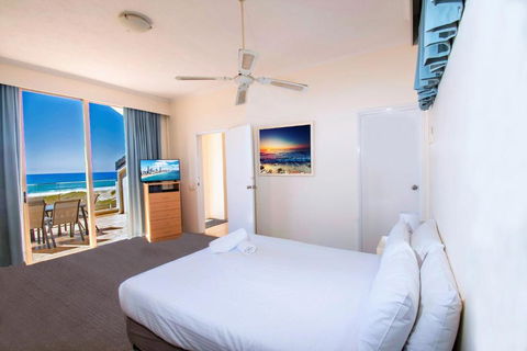 Sandcastles On Currumbin Beach - eAccommodation 3