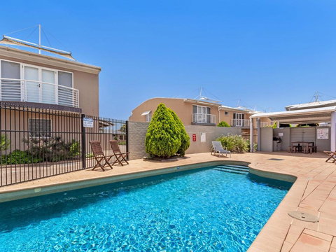 Sandcastles 7 8 Ala Moana Way - eAccommodation 0