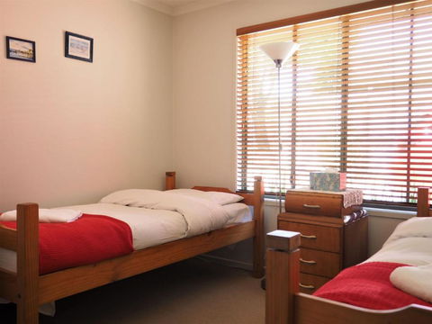 Sandhurst Escape 2 17 - eAccommodation 2