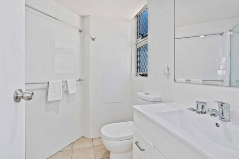 Sandown - Hosted By Burleigh Letting - eAccommodation 2