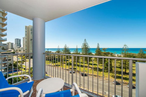 Sandpiper Broadbeach - eAccommodation 3