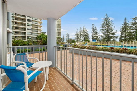 Sandpiper Broadbeach - eAccommodation 1