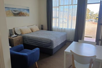 Sandpiper Motel Ulladulla with eAccommodation