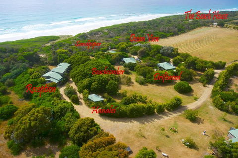 Sandpiper Ocean Cottages - eAccommodation 0