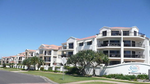 Sands 16, 20 - 22 Pacific Parade - eAccommodation 0