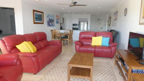 Sands 16, 20 - 22 Pacific Parade - eAccommodation 3