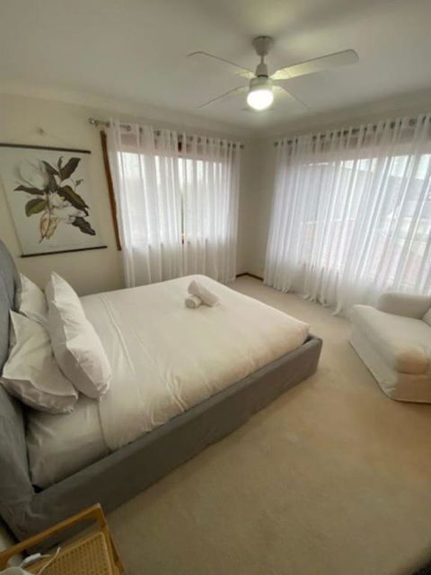 Sandy Bliss Walk To The Beach - eAccommodation 2