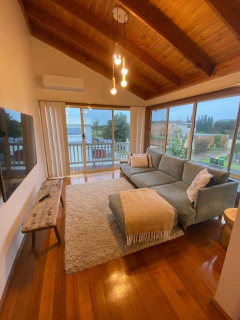 Sandy Bliss Walk To The Beach - eAccommodation 3