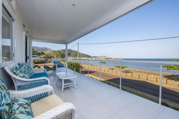 Sandy Decks with eAccommodation