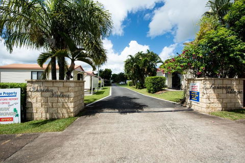 Sarina Palms Caravan And Cabins Village - eAccommodation 0