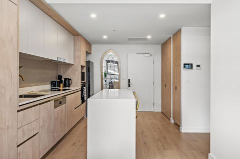 Sky Luxury Inc With Pool Gym Wifi - eAccommodation 1