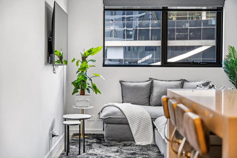 Sky Luxury Inc With Pool Gym Wifi - eAccommodation 0