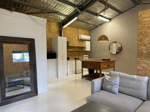 Solace In Salt Ash - eAccommodation 0