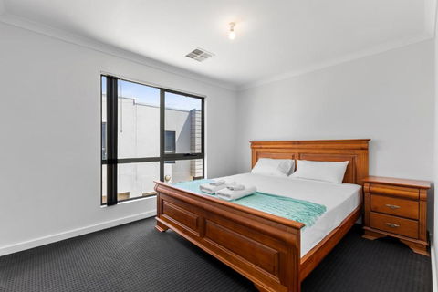 Swainson On Bernards - eAccommodation 3