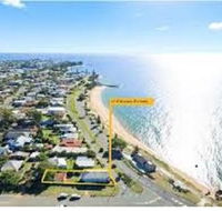 Beachside Queenslander - eAccommodation