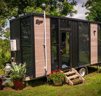 Big Tiny Paz Seven Hills Tiny House Tallarook - eAccommodation