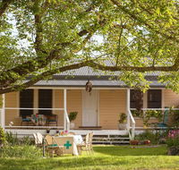 Bird House - eAccommodation