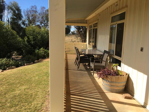 Black Jack Get-A-Way Magpies Nest - eAccommodation 2