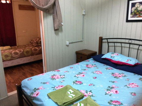 Bluff Hotel - eAccommodation 0