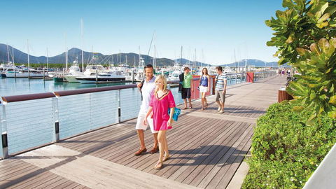 Boatel Cairns - eAccommodation 1