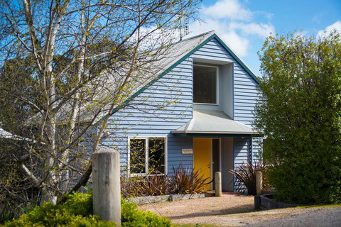 Boatshed Villa Yellow Door - eAccommodation 0