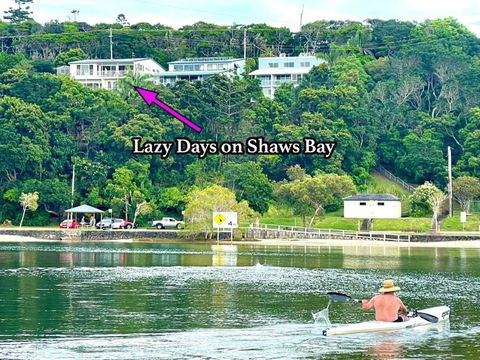 THE PENTHOUSE - Spectacular Views Of The Bay, And The Ocean! Only 150m To Shaws Bay - eAccommodation 2