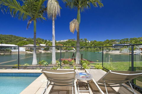Waterfront Haven, Private Jetty, Near Hastings - eAccommodation 1