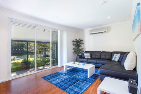 Waterfront Wonder - eAccommodation 1