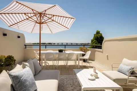 Waterfront Duplex 5 Bedrooms 5 Bathrooms - eAccommodation 3