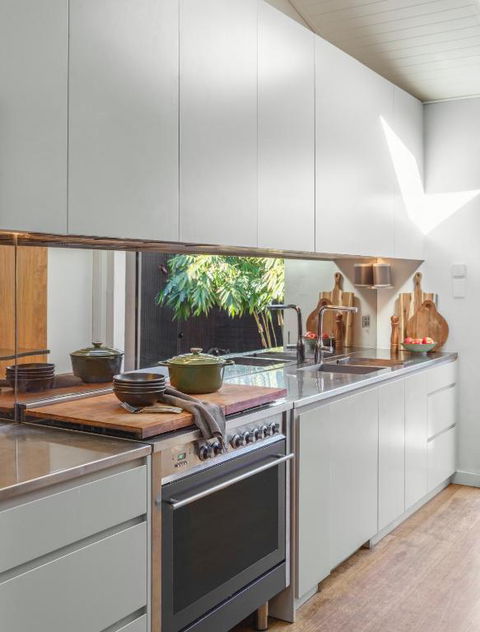 Warners Way At Bondi Beach - By Betina King - eAccommodation 3