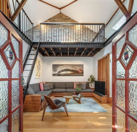 Warners Way At Bondi Beach - By Betina King - eAccommodation 1