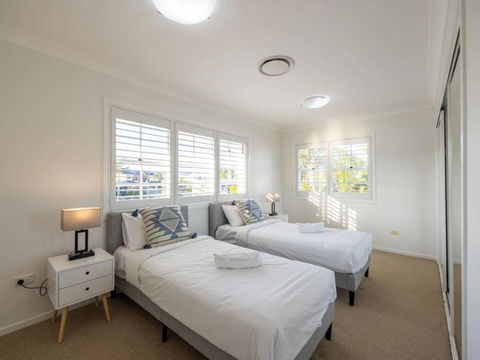 Water Front 5B4B Dream House With French And Bali Style - eAccommodation 3